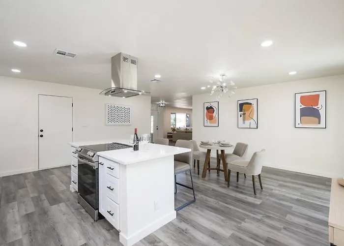 Ferienhaus Serene Desert Getaway W/ Backyard Near Asu Campus! *