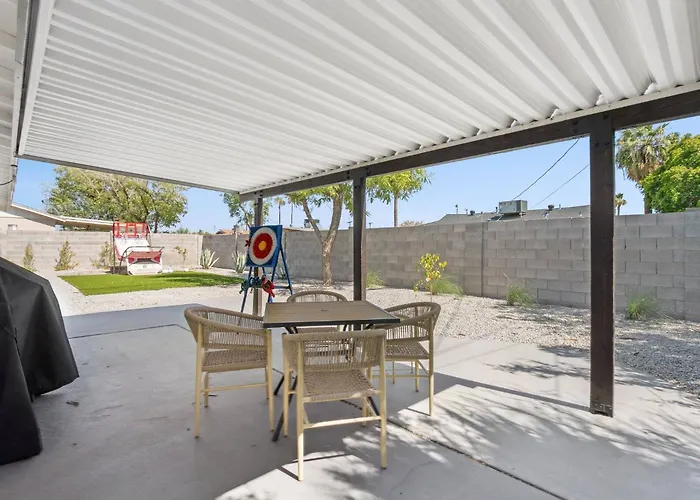 Serene Desert Getaway W/ Backyard Near Asu Campus! Ferienhaus