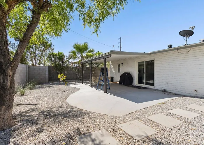 Serene Desert Getaway W/ Backyard Near Asu Campus! Tempe