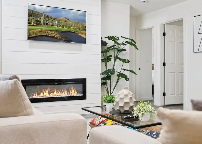 Serene Desert Getaway W/ Backyard Near Asu Campus! * Tempe