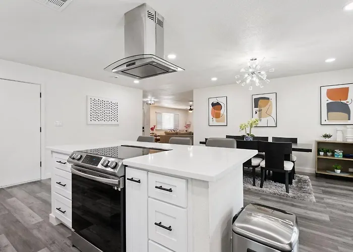 Ferienhaus Serene Desert Getaway W/ Backyard Near Asu Campus! *