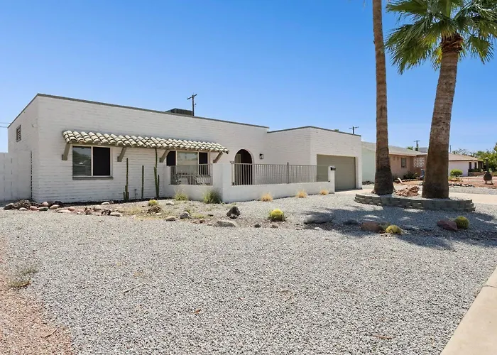 Serene Desert Getaway W/ Backyard Near Asu Campus! Ferienhaus