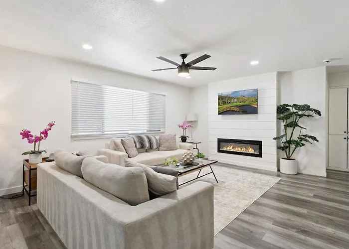 Ferienhaus Serene Desert Getaway W/ Backyard Near Asu Campus!