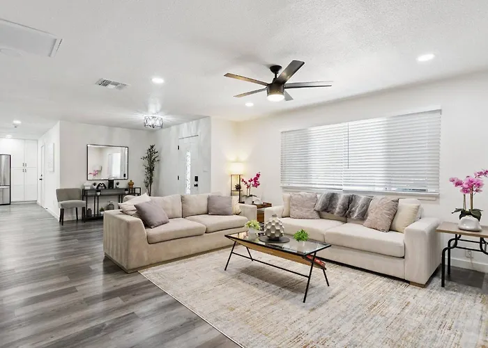 Serene Desert Getaway W/ Backyard Near Asu Campus! Ferienhaus Tempe